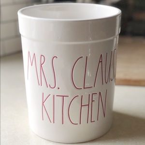 Mrs Claus’s Kitchen Crock Rae Dunn
